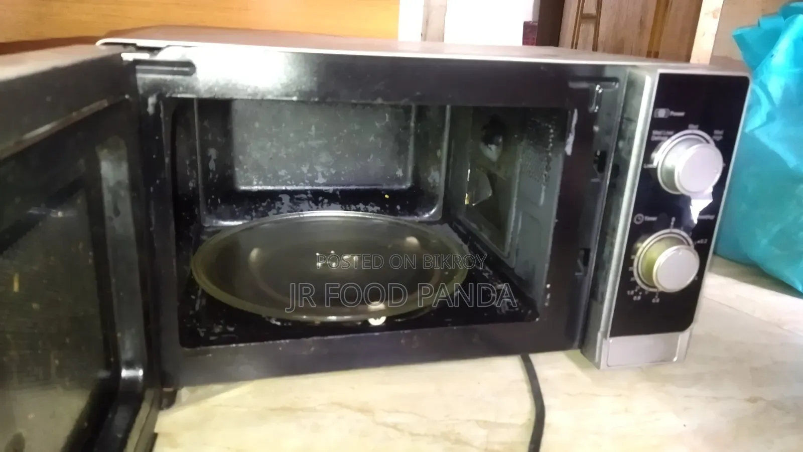 একটি মাইক্রোওভেন বিক্রি হবে