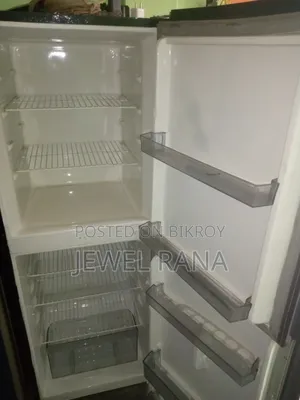 ১৬ সেফটি সিঙ্গার ফ্রিজ বিক্রি করা হবে