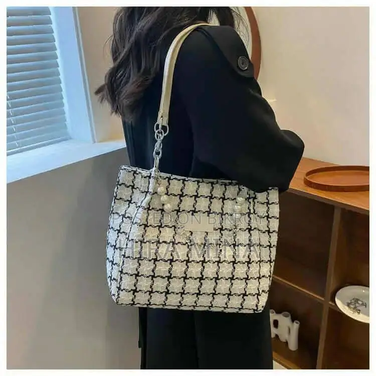 Box Design Tote Bag