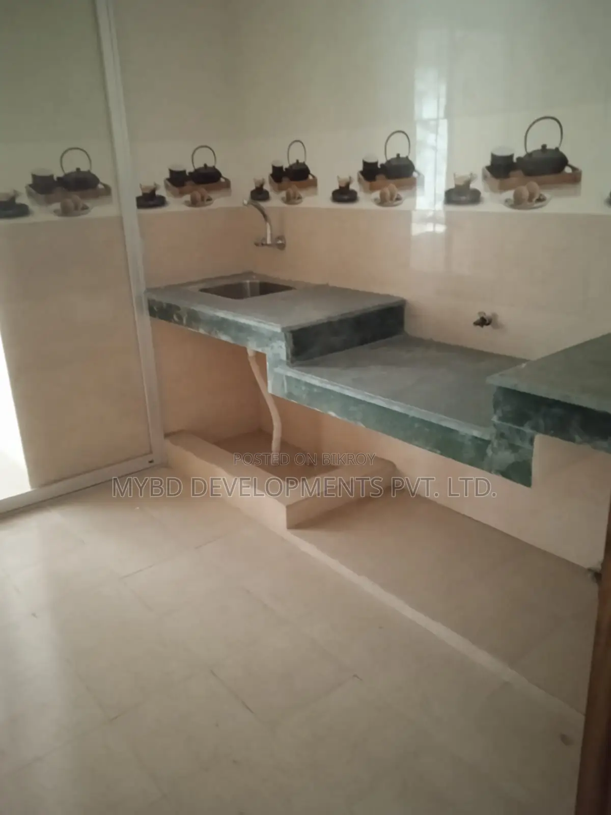 3bdrm Apartment in Basundhara for Sale