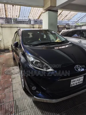 Toyota Aqua 2018 Blue