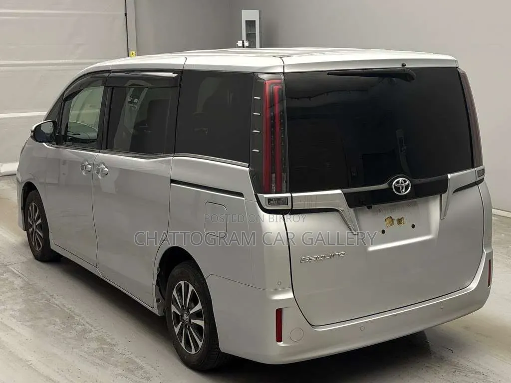 Toyota Esquire 2021 Silver