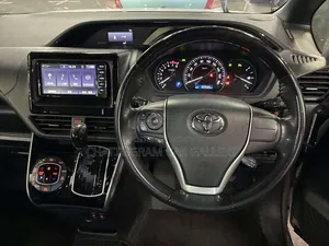 Toyota Esquire 2021 Silver