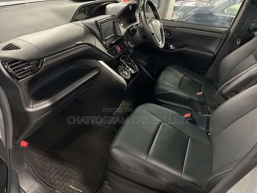 Toyota Esquire 2021 Silver