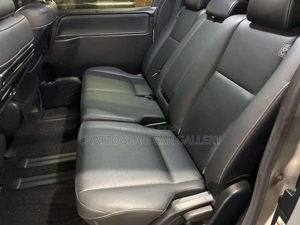 Toyota Esquire 2021 Silver