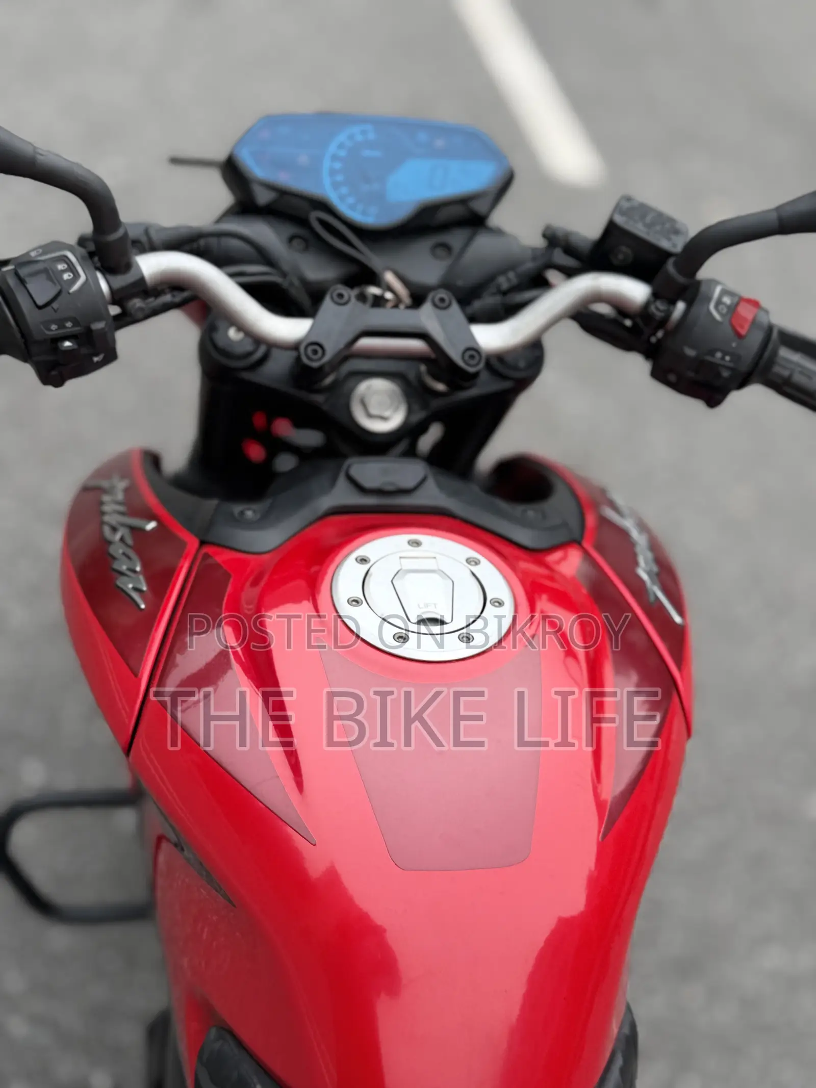 Bajaj Pulsar N250 2024 Red
