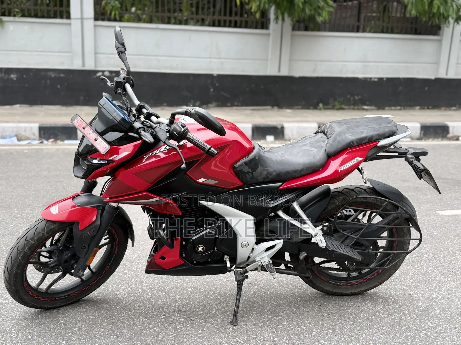 Bajaj Pulsar N250 2024 Red