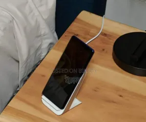 ওয়ানপ্লাস ৩০ওয়াট ফাস্ট ওয়্যারলেস চার্জার