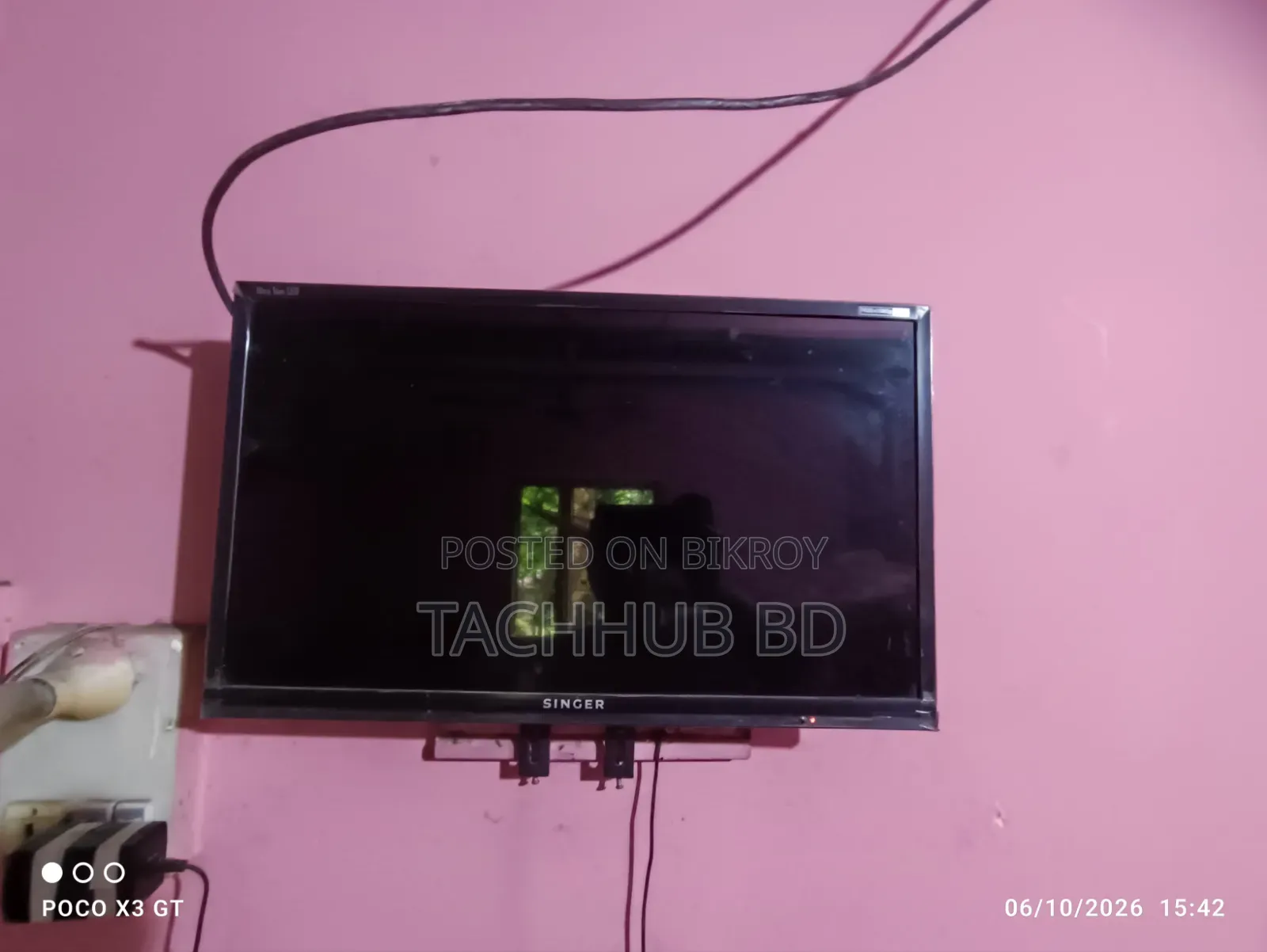 Singer 24" Television