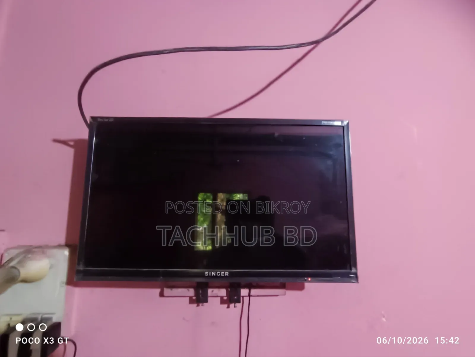 Singer 24" Television