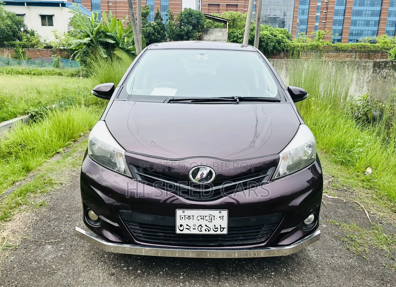 Toyota Vitz 2012 Maroon