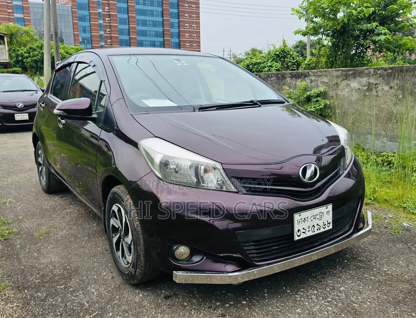Toyota Vitz 2012 Maroon
