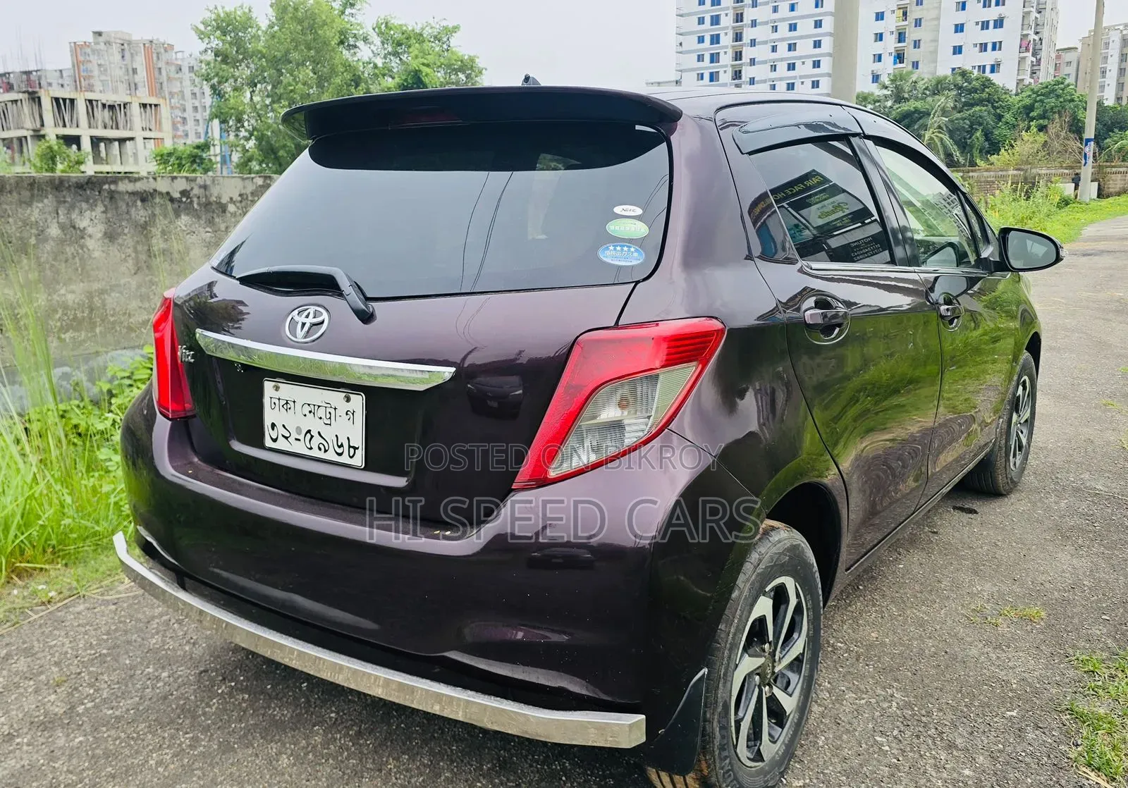 Toyota Vitz 2012 Maroon