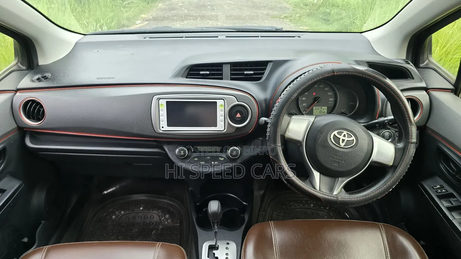 Toyota Vitz 2012 Maroon