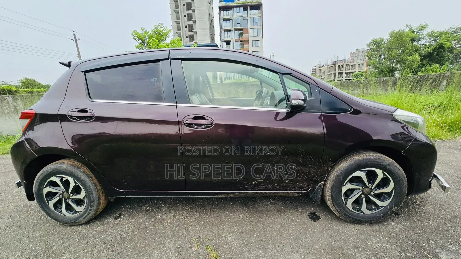 Toyota Vitz 2012 Maroon
