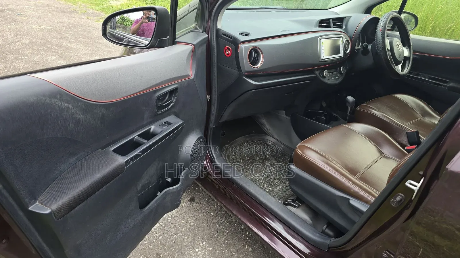 Toyota Vitz 2012 Maroon