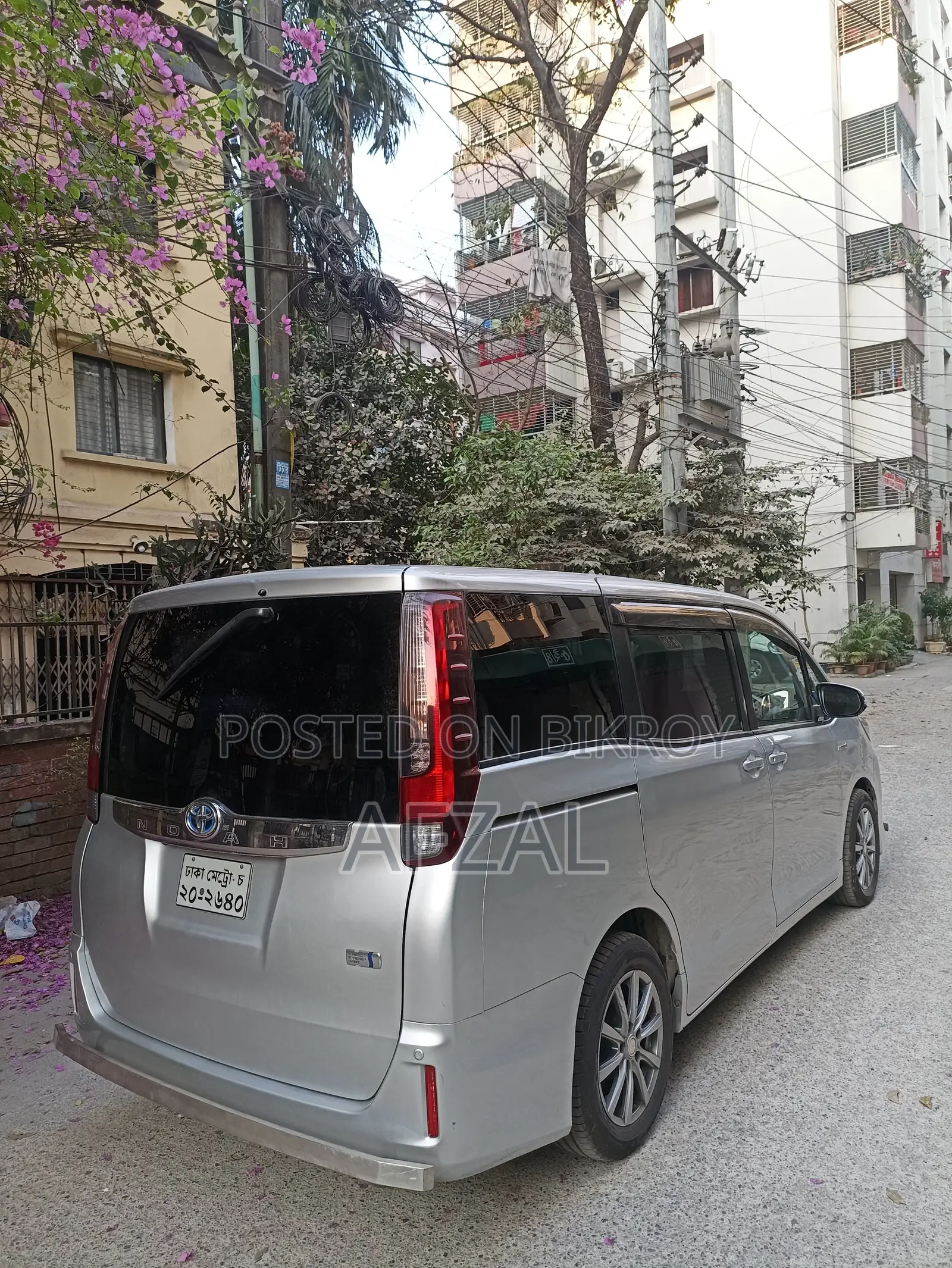 Toyota Noah 2016 Silver