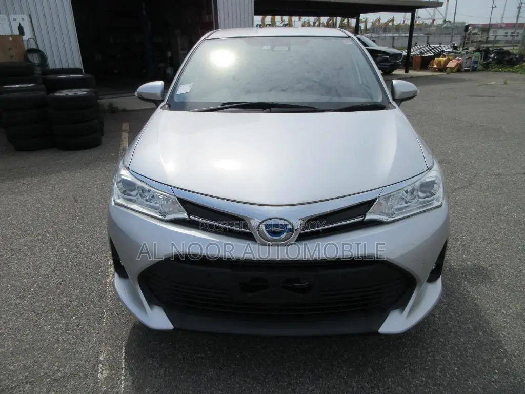 Toyota Corolla Fielder 2021 Silver