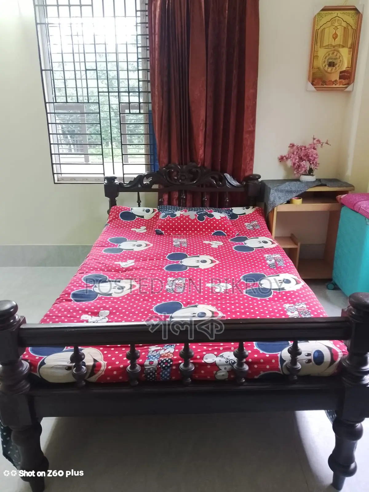 Beautiful Antique Zamindar Style Bed. 4 by 6 feet.