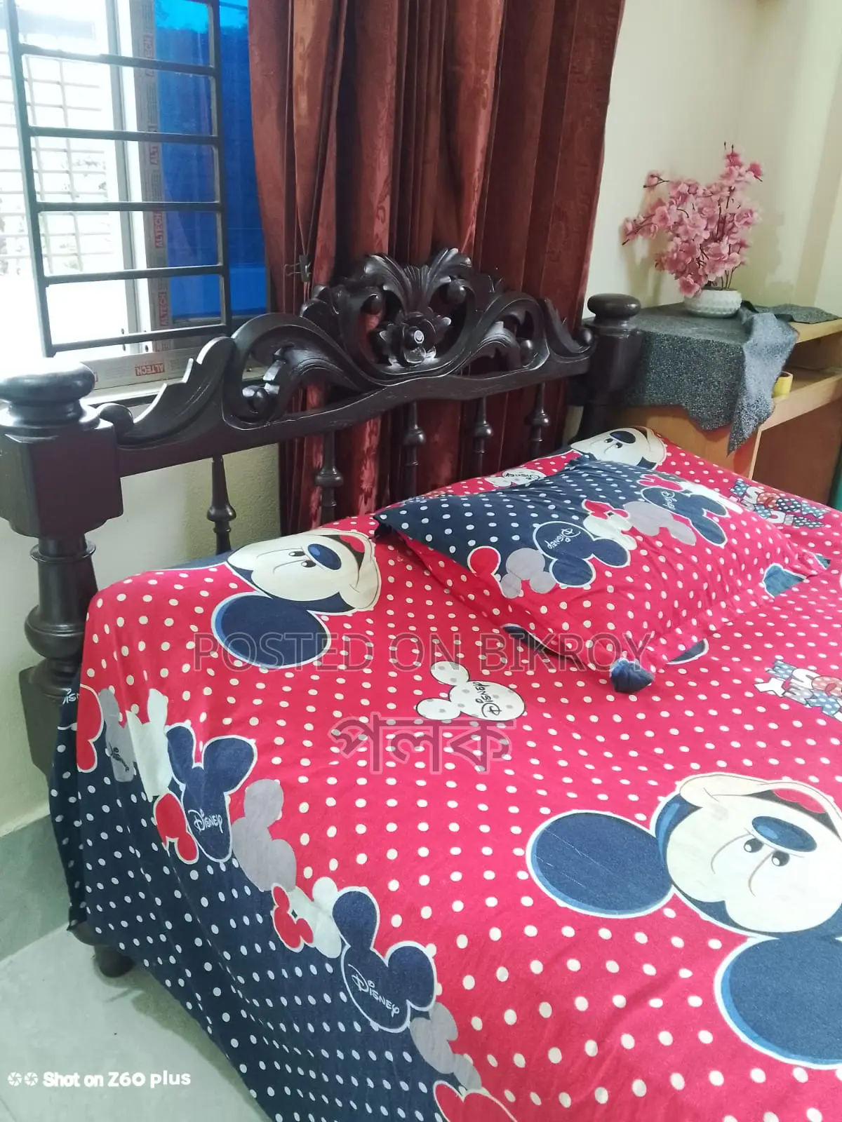 Beautiful Antique Zamindar Style Bed. 4 by 6 feet.