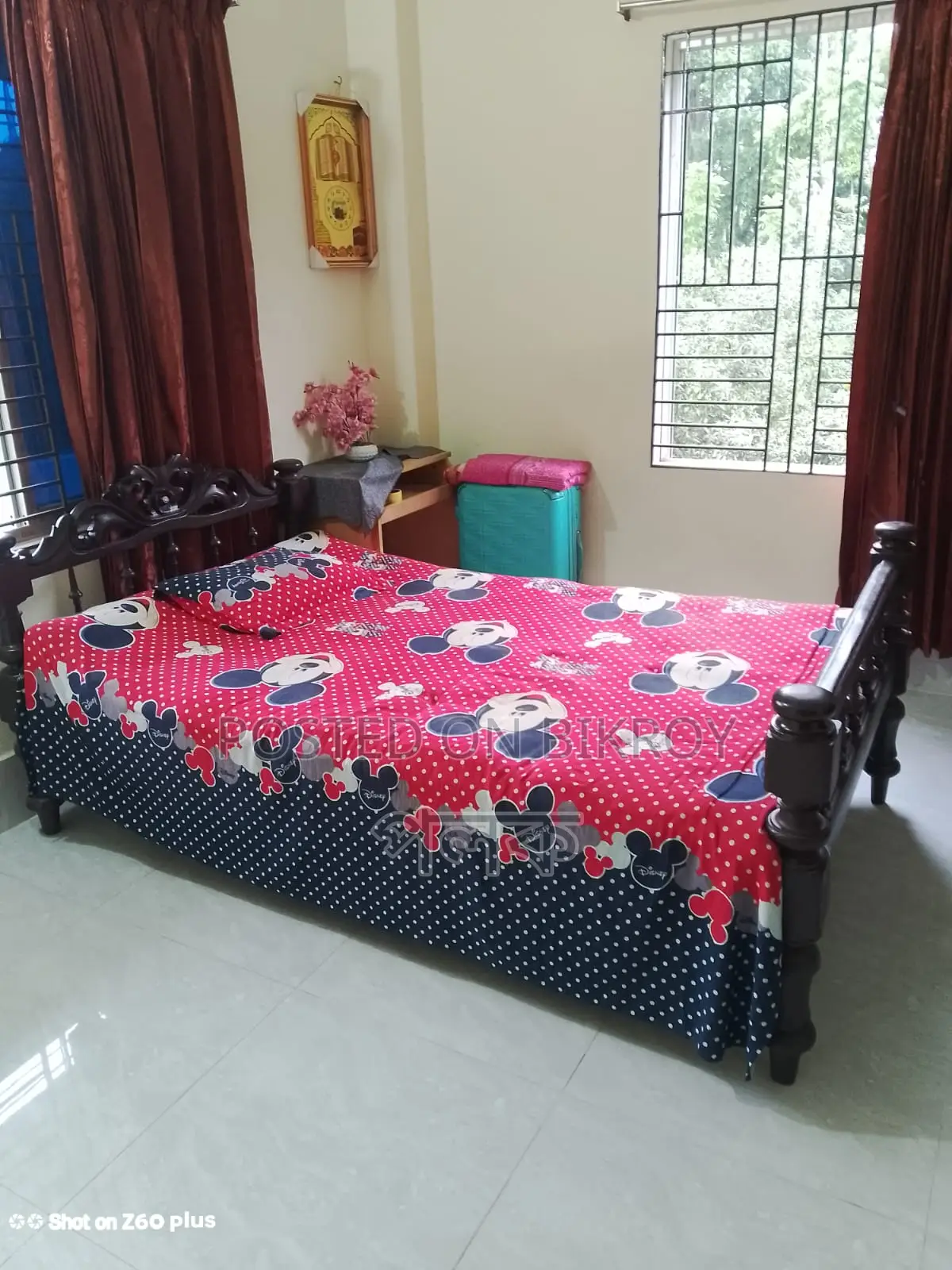 Beautiful Antique Zamindar Style Bed. 4 by 6 feet.