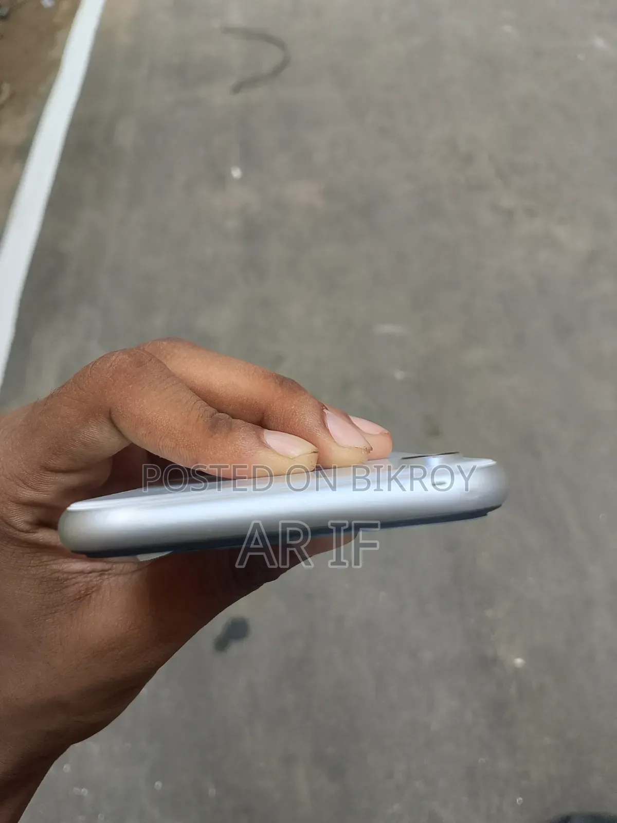 Apple iPhone XR 64 GB White