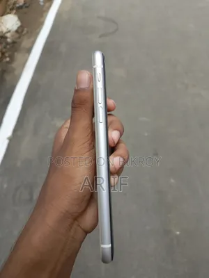 Apple iPhone XR 64 GB White