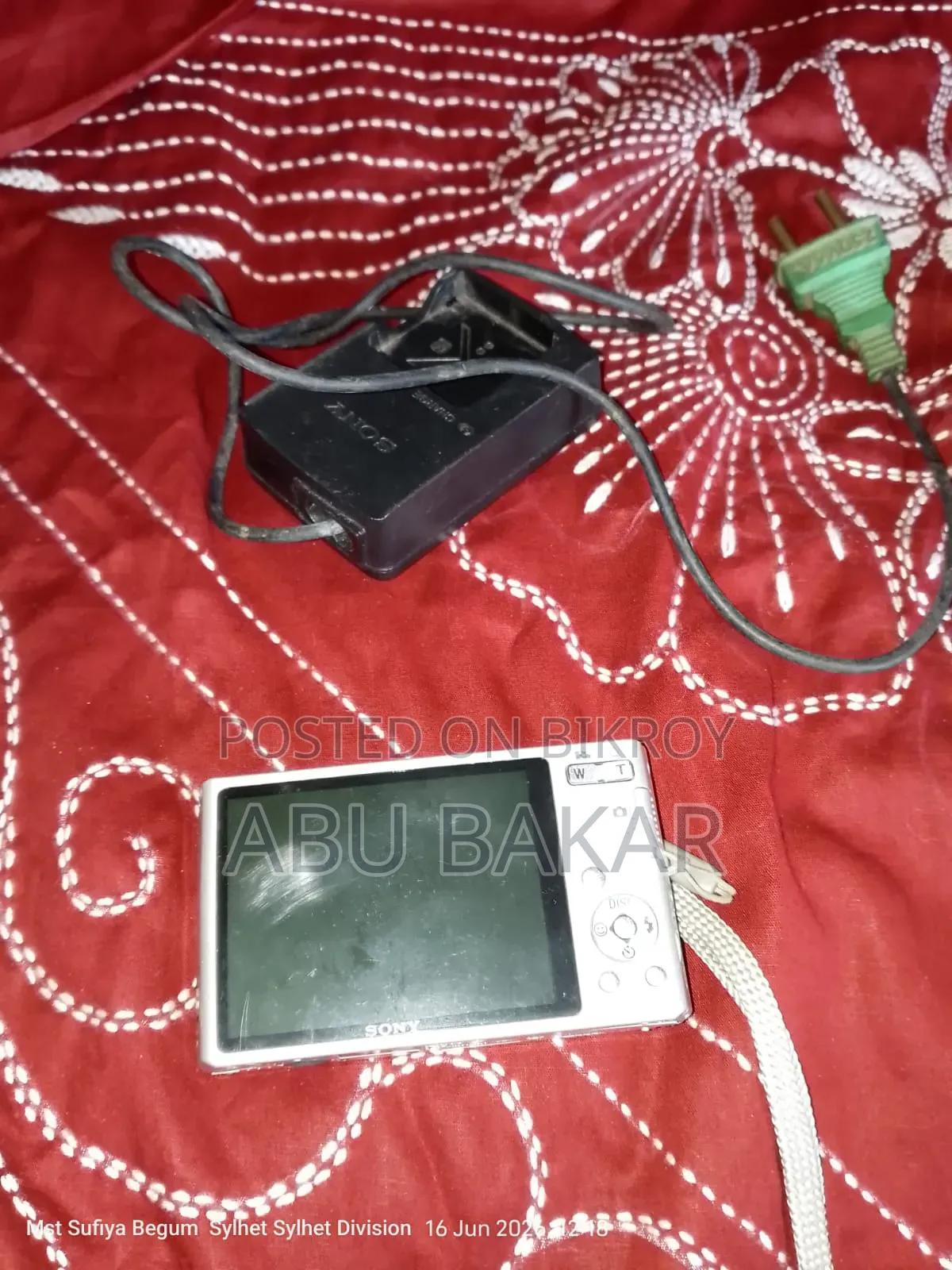 Sony Cyber-Shot DSC-W320 Digital Camera (14.1 Mp) - Used