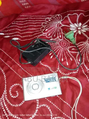 Sony Cyber-Shot DSC-W320 Digital Camera (14.1 Mp) - Used