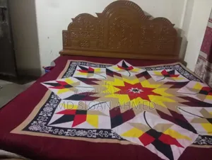মালয়েশিয়ান কাঠের খাট