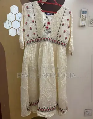 Beautiful Dress (Unused) Size 42 Great Quality