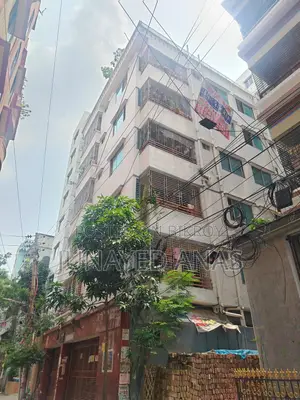 বনশ্রীর অতিথি ভবনে ২ বেডরুমের ফার্নিশড বাড়ি বিক্রয়