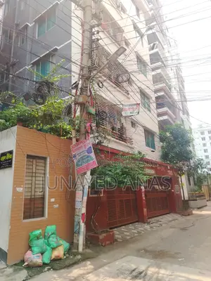 বনশ্রীর অতিথি ভবনে ২ বেডরুমের ফার্নিশড বাড়ি বিক্রয়