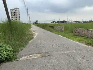 ব্লক-এন, ৩ কাঠা, দক্ষিণ-পূর্বমুখী কর্নার প্লট বসুন্ধরায় বিক্রয় হবে