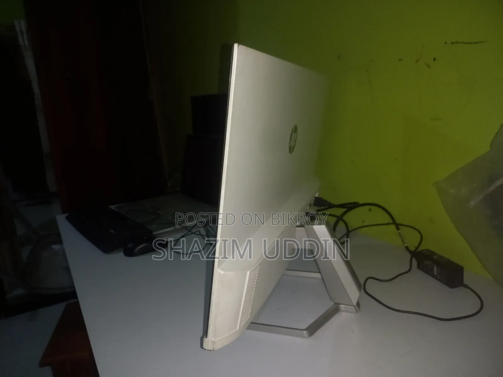 HP 24 Inch Monitor Urgent Sell