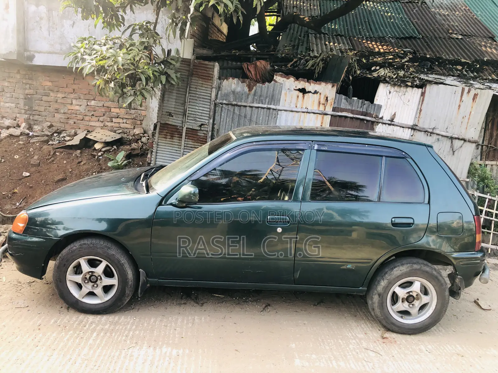 টয়োটা স্টারলেট ১৯৯৬ সবুজ