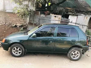 টয়োটা স্টারলেট ১৯৯৬ সবুজ