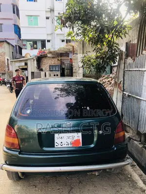 টয়োটা স্টারলেট ১৯৯৬ সবুজ