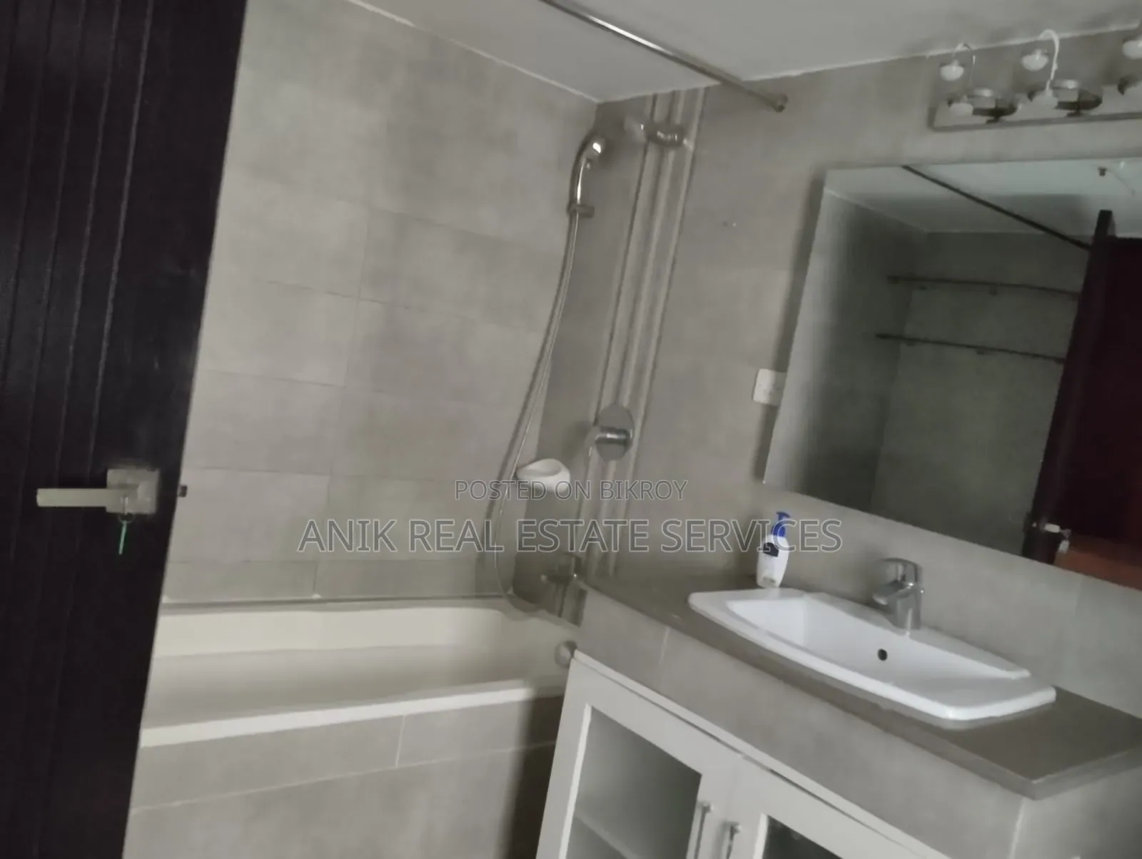 4-bedroom Apartment in Anik Real Estate, Gulshan for Rent