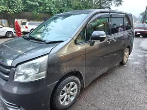Toyota Noah 2009 Gray