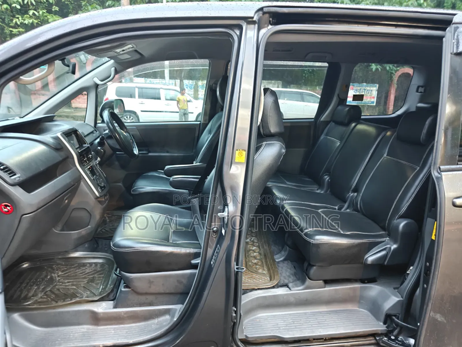 Toyota Noah 2009 Gray