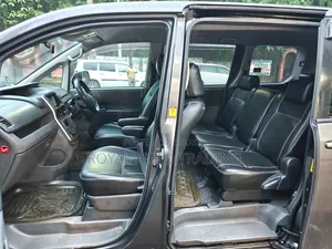 Toyota Noah 2009 Gray