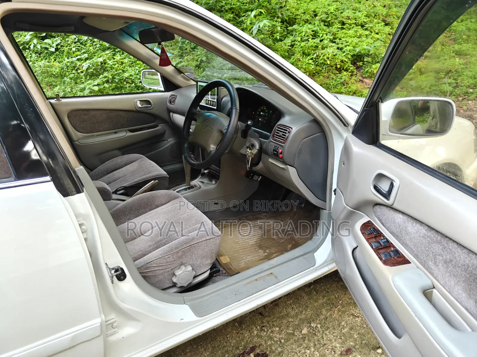 Toyota Corolla 1999 Pearl