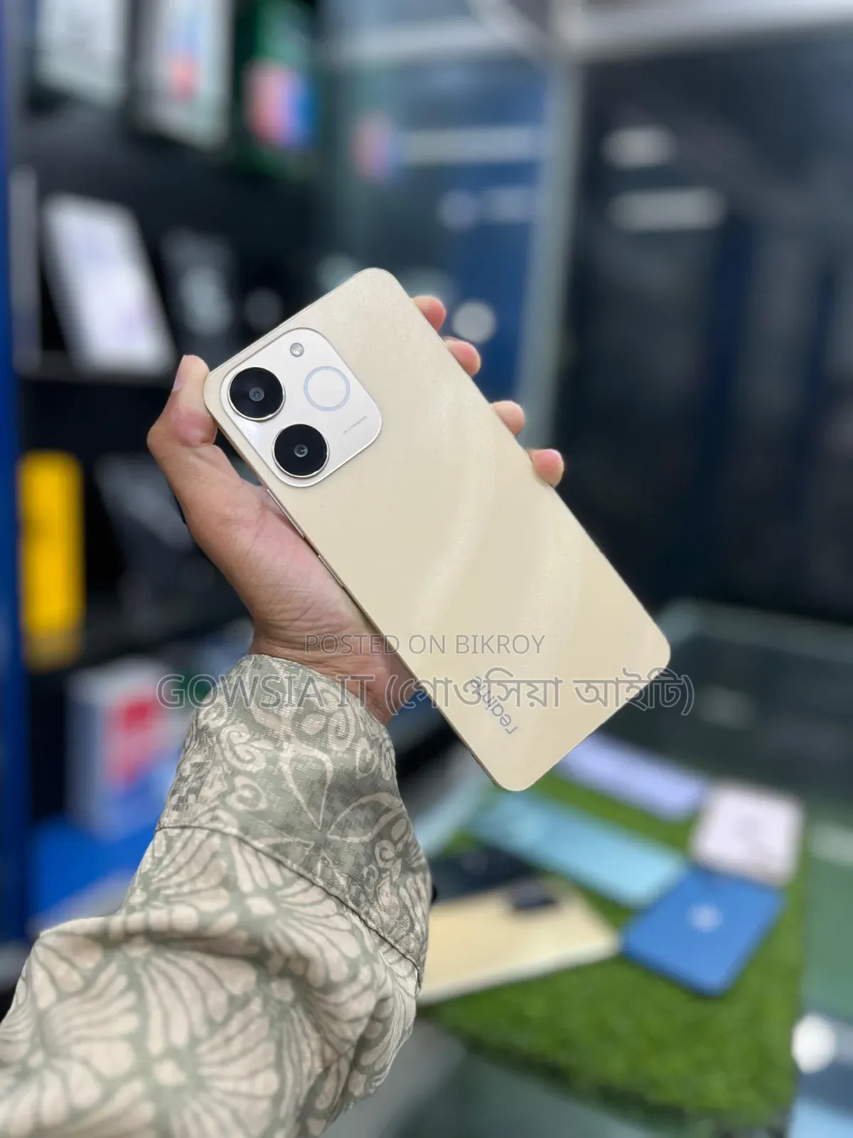 Realme 4 GB Gold