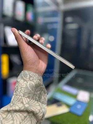 Realme 4 GB Gold