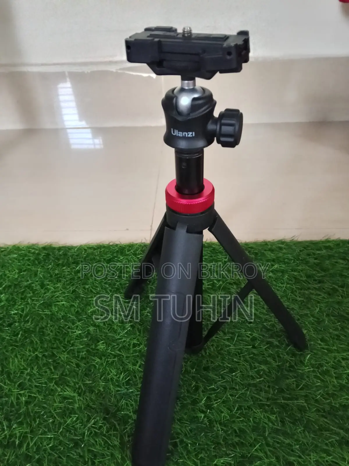 Ulanzi MT-44 Extendable Vlog Tripod