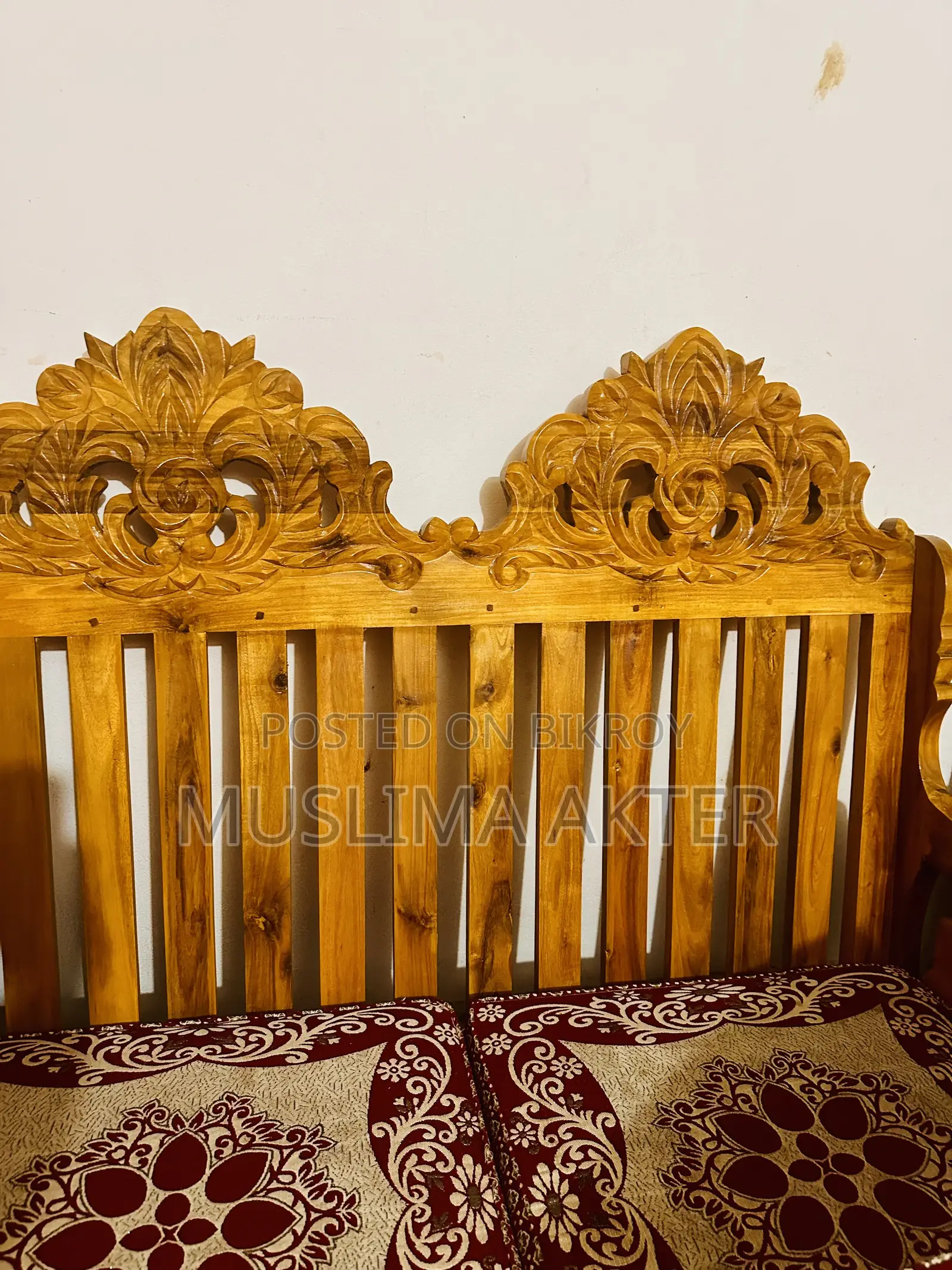 3-seater sofa and 2 tea tables for sale.