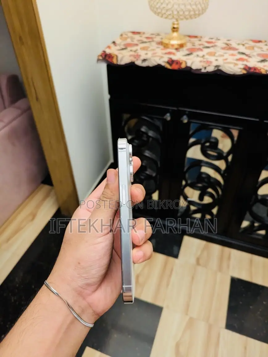 অ্যাপল আইফোন ১৪ প্রো ২৫৬ জিবি সাদা