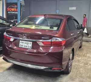 Honda Grace 2015 Red