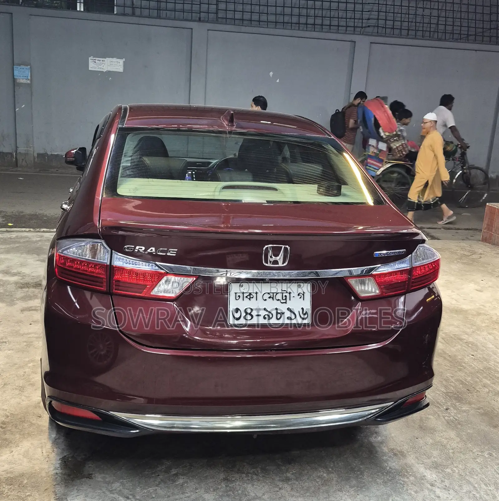 Honda Grace 2015 Red